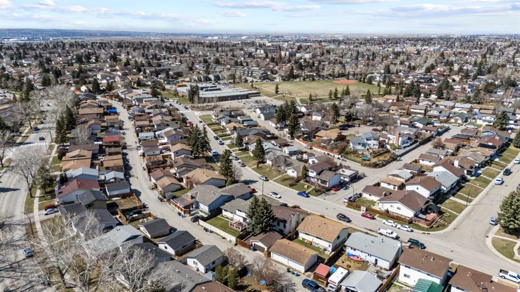 5811 Templehill Road Ne, Calgary, AB - Outdoor With View