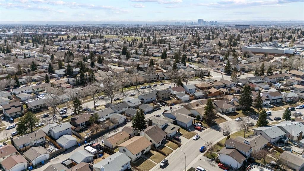 5811 Templehill Road Ne, Calgary, AB - Outdoor With View