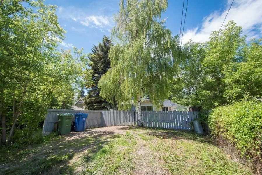 6622 18A Street Se, Calgary, AB - Outdoor