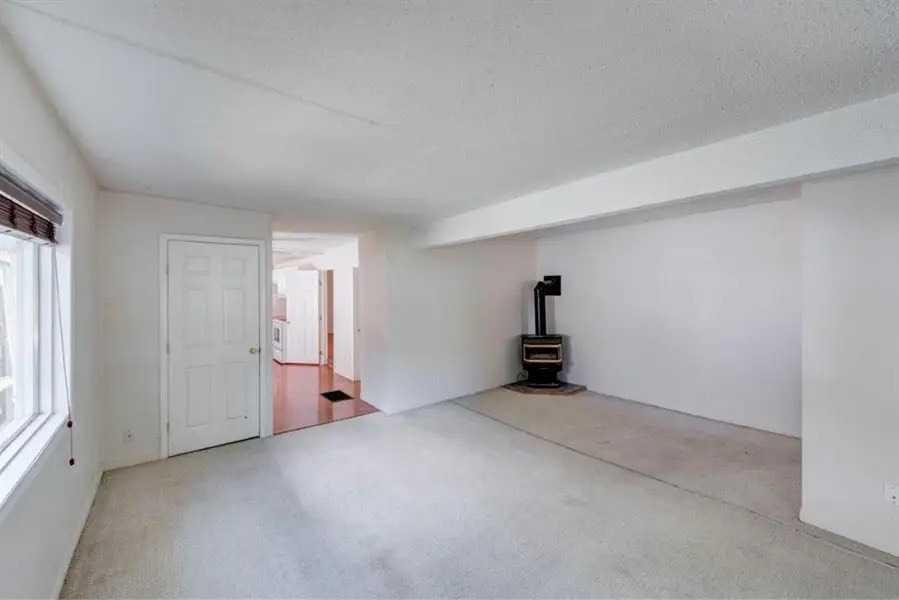 6622 18A Street Se, Calgary, AB - Indoor Photo Showing Garage