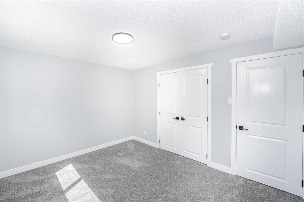6403 Centre Street Nw, Calgary, AB - Indoor Photo Showing Other Room