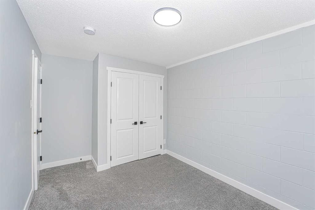 6403 Centre Street Nw, Calgary, AB - Indoor Photo Showing Other Room