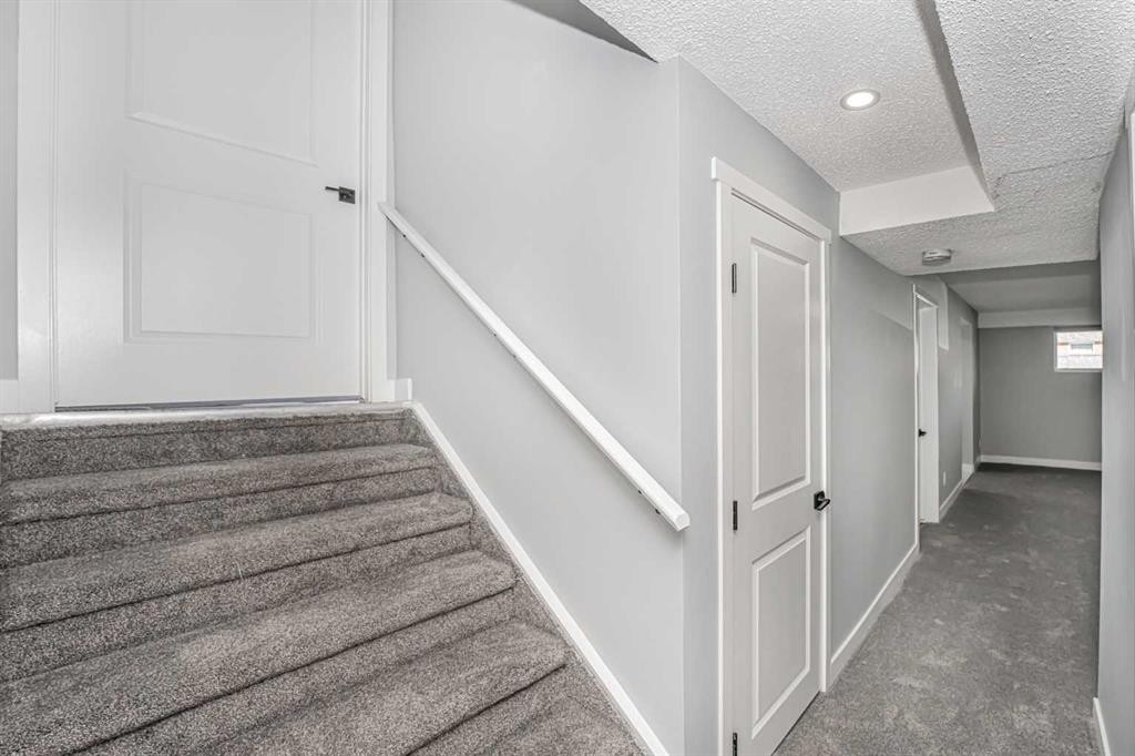 6403 Centre Street Nw, Calgary, AB - Indoor Photo Showing Other Room