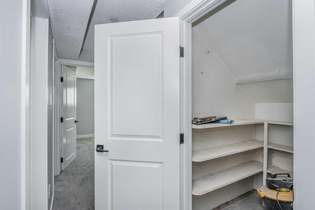 6403 Centre Street Nw, Calgary, AB - Indoor