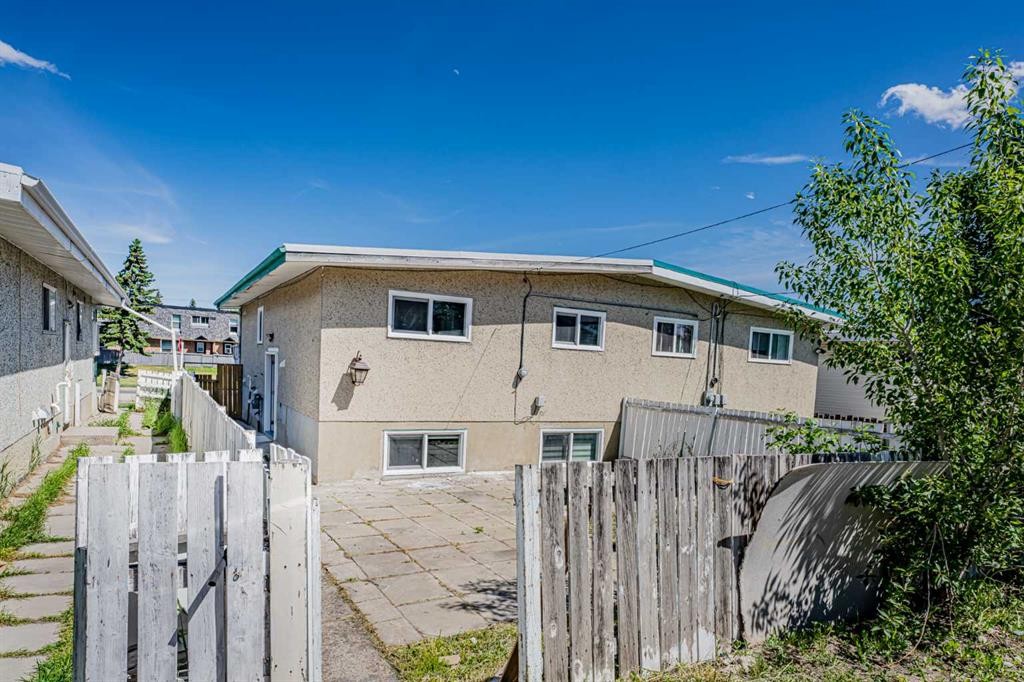 6403 Centre Street Nw, Calgary, AB - Outdoor