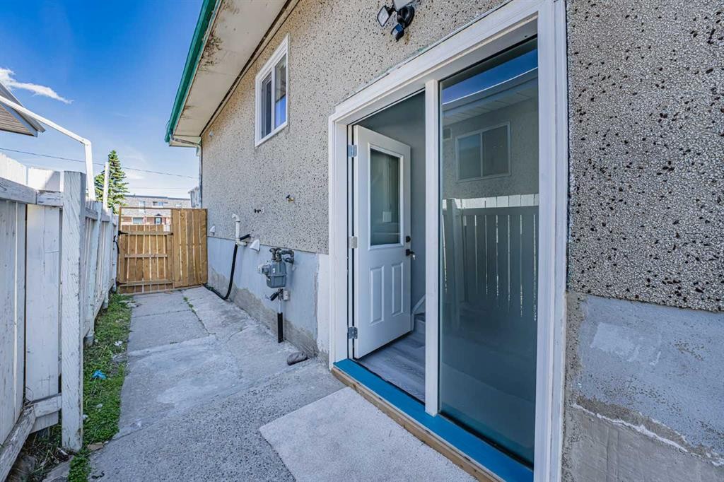6403 Centre Street Nw, Calgary, AB - Outdoor With Exterior