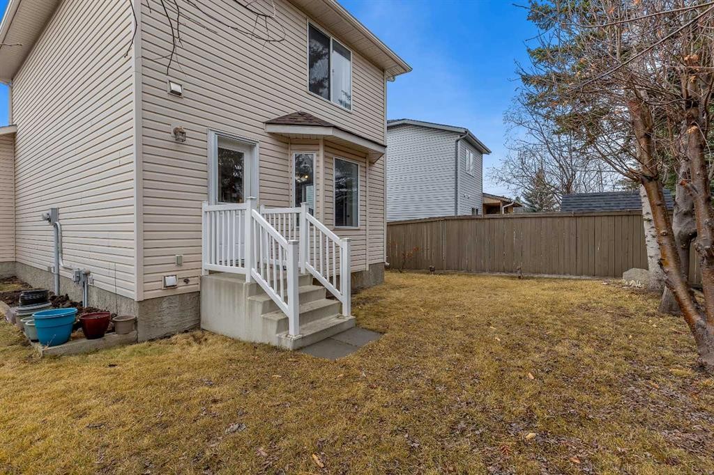47 Carmel Close Ne, Calgary, AB - Outdoor