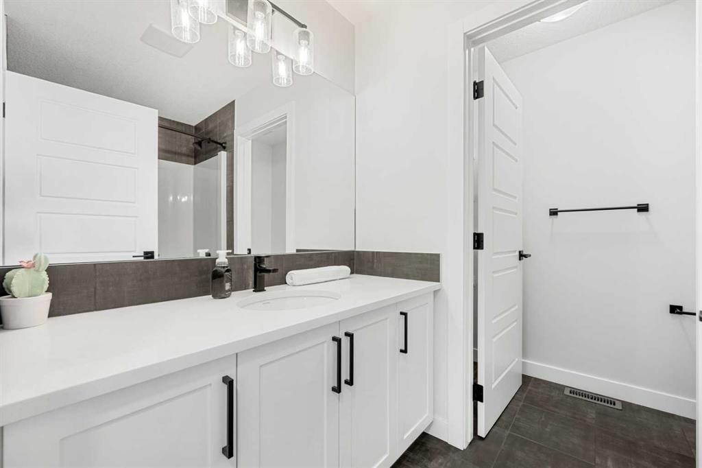 851 Seton Circle Se, Calgary, AB - Indoor Photo Showing Bathroom