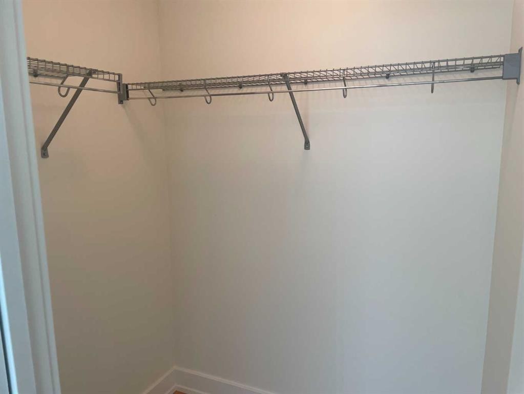 503-433 11 Avenue Se, Calgary, AB - Indoor With Storage