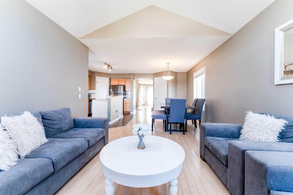 140 Prestwick Avenue Se, Calgary, AB - Indoor Photo Showing Living Room