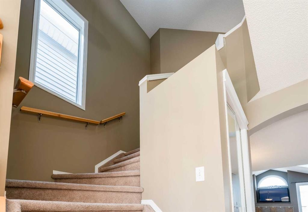 140 Prestwick Avenue Se, Calgary, AB - Indoor Photo Showing Other Room