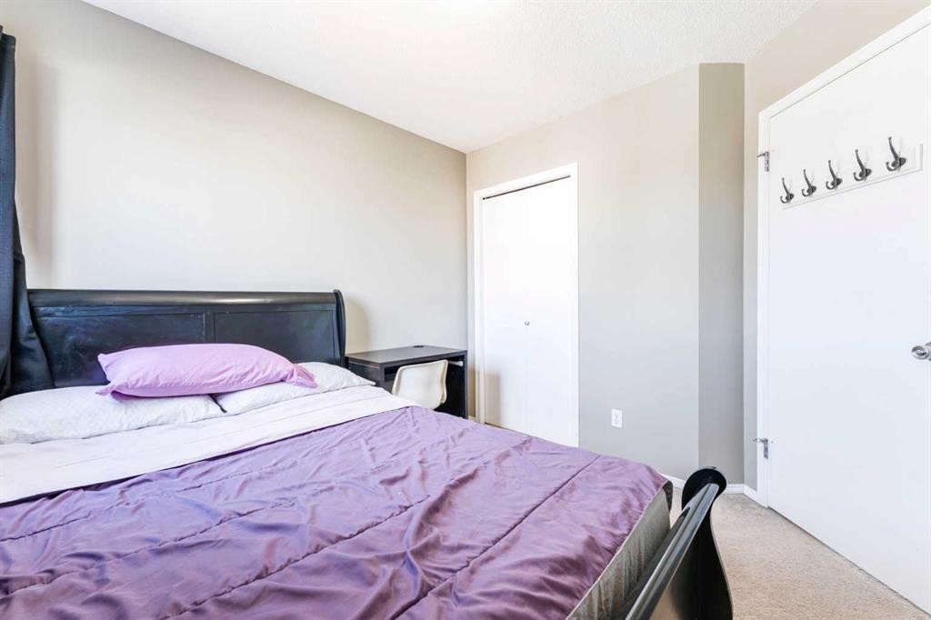 140 Prestwick Avenue Se, Calgary, AB - Indoor Photo Showing Bedroom