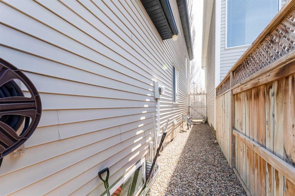140 Prestwick Avenue Se, Calgary, AB - Outdoor With Exterior