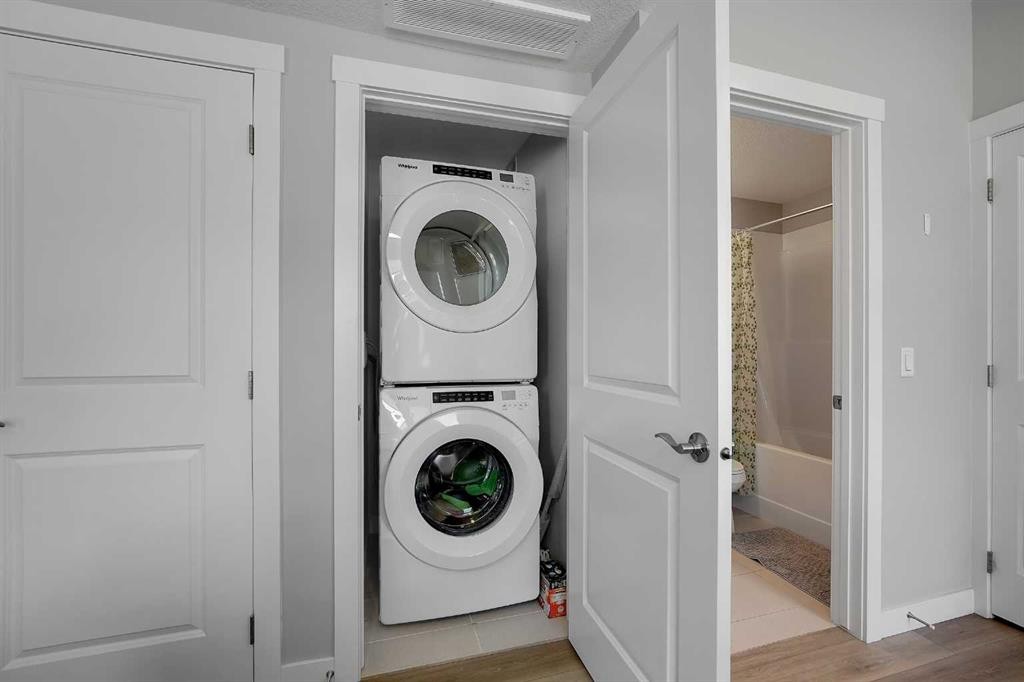 20944 Seton Way Se, Calgary, AB - Indoor Photo Showing Laundry Room