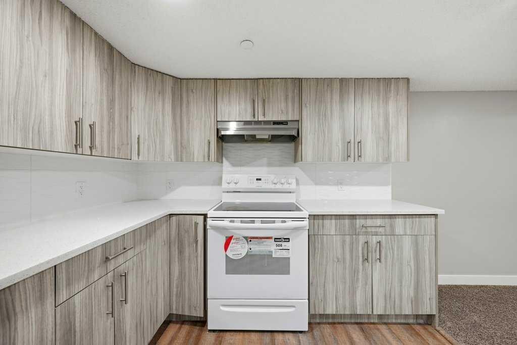 75 Howse Crescent Ne, Calgary, AB - Indoor Photo Showing Kitchen