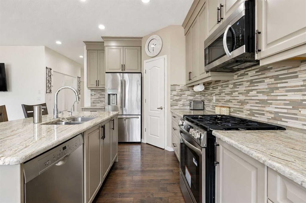 2134 Brightoncrest Common Se, Calgary, AB - Indoor Photo Showing Kitchen With Double Sink With Upgraded Kitchen