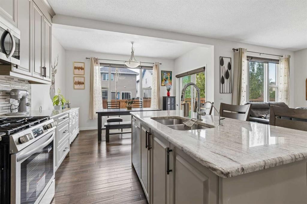 2134 Brightoncrest Common Se, Calgary, AB - Indoor Photo Showing Kitchen With Double Sink With Upgraded Kitchen