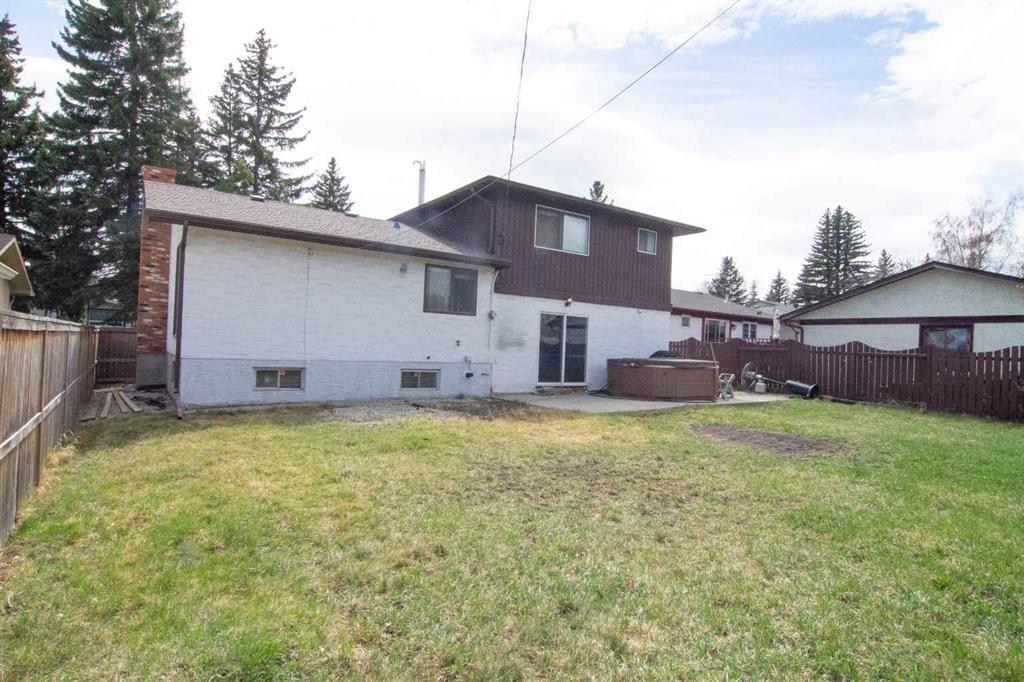 2716 Cedar Ridge Drive Sw, Calgary, AB - Outdoor