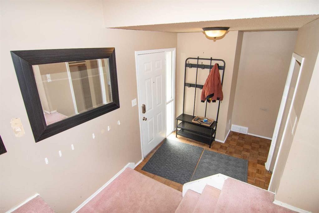 2716 Cedar Ridge Drive Sw, Calgary, AB - Indoor Photo Showing Other Room
