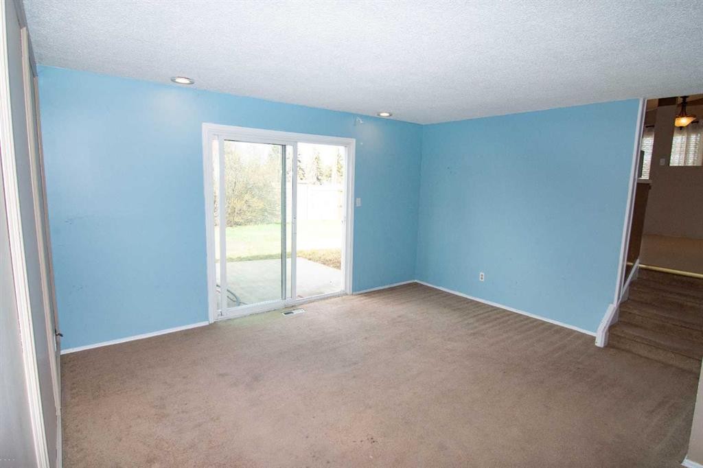 2716 Cedar Ridge Drive Sw, Calgary, AB - Indoor Photo Showing Other Room