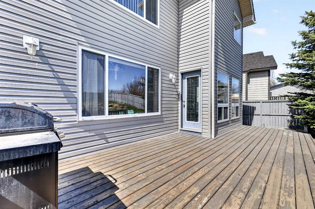 99 Evansmeade Crescent Nw, Calgary, AB - Outdoor With Deck Patio Veranda