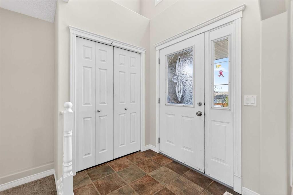 99 Evansmeade Crescent Nw, Calgary, AB - Indoor Photo Showing Other Room