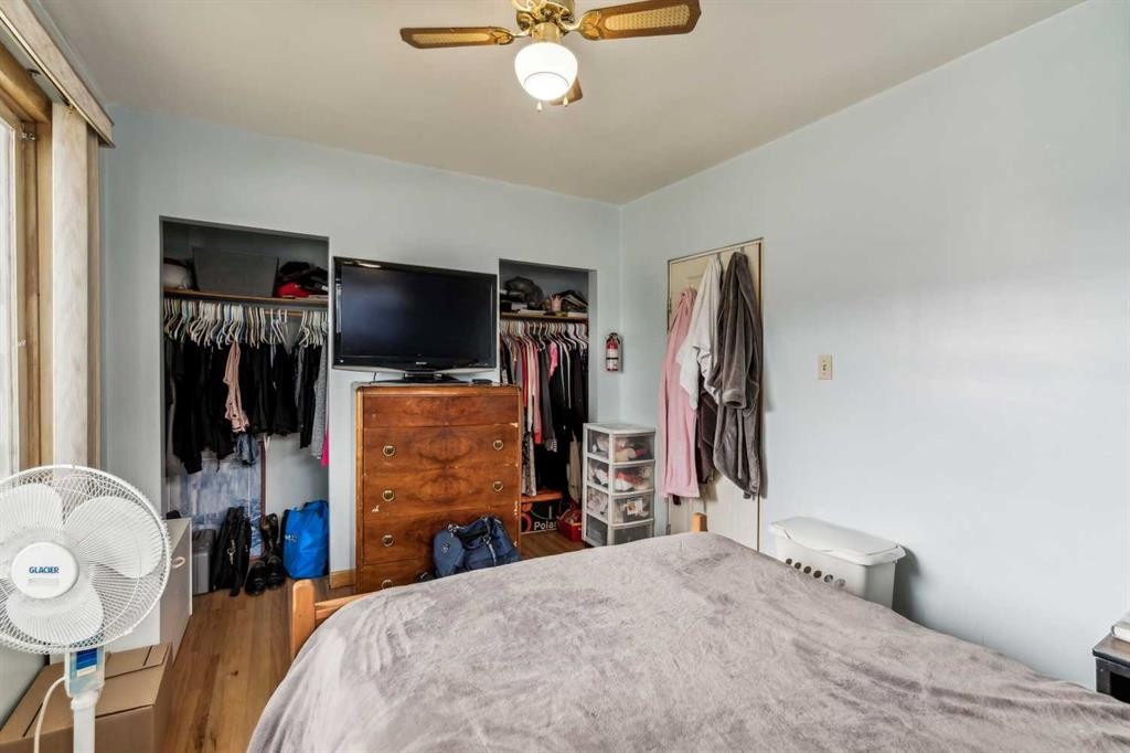2029 Mountview Crescent Ne, Calgary, AB - Indoor Photo Showing Bedroom