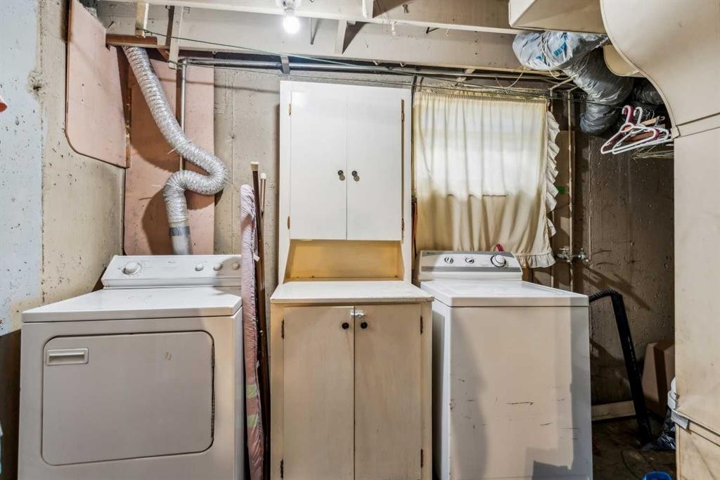 2029 Mountview Crescent Ne, Calgary, AB - Indoor Photo Showing Laundry Room