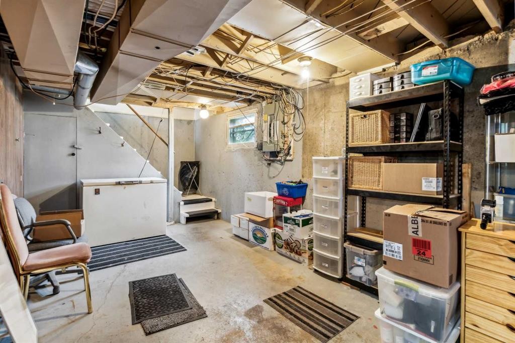 2029 Mountview Crescent Ne, Calgary, AB - Indoor Photo Showing Basement