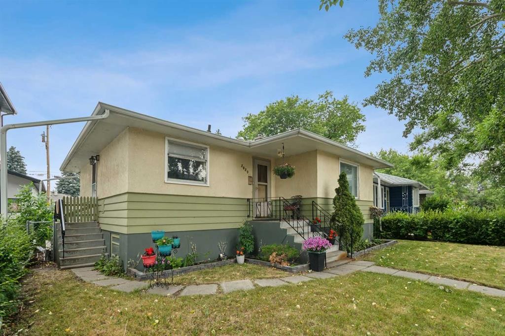 2029 Mountview Crescent Ne, Calgary, AB - Outdoor