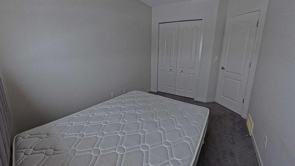 29 Evansridge Circle Nw, Calgary, AB - Indoor Photo Showing Bedroom