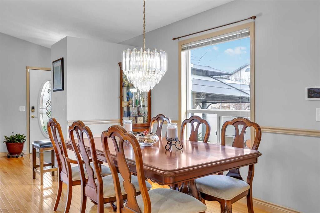 189 Applemead Close Se, Calgary, AB - Indoor Photo Showing Dining Room