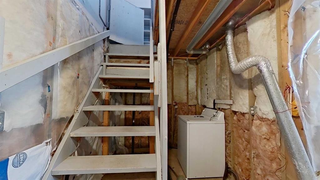 309 52 Avenue West, Claresholm, AB - Indoor Photo Showing Laundry Room
