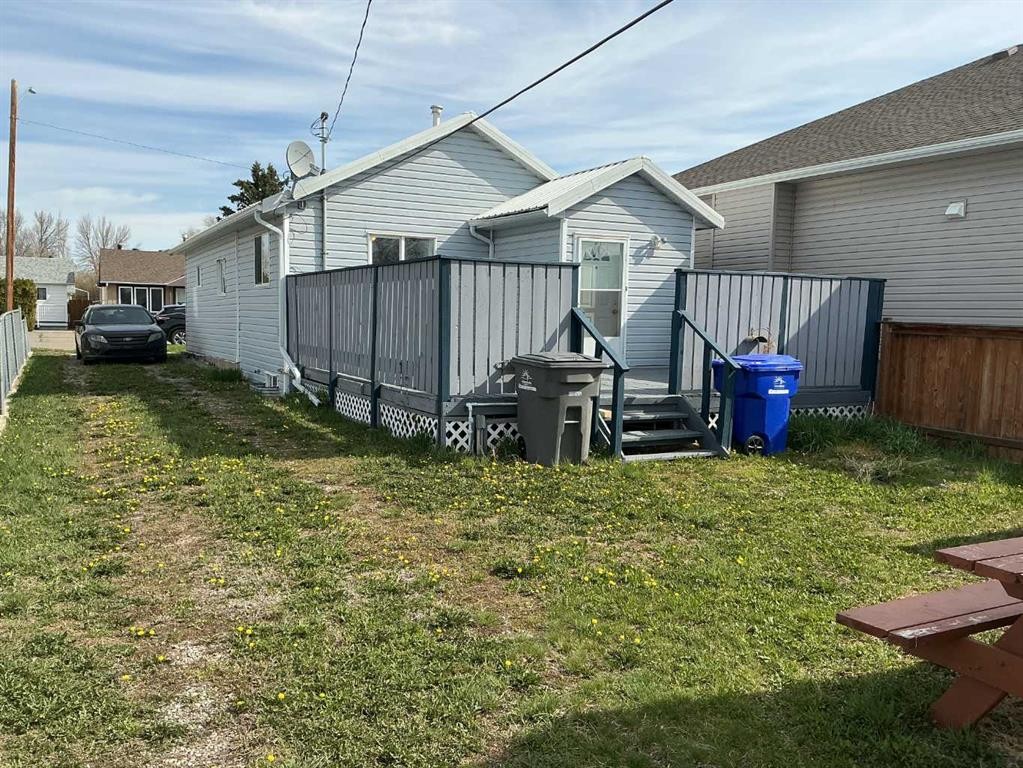 309 52 Avenue West, Claresholm, AB - Outdoor
