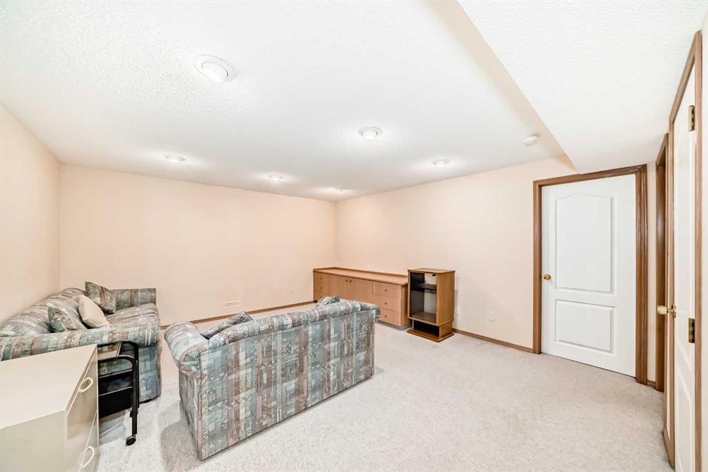 83 Hawkmount Green Nw, Calgary, AB - Indoor Photo Showing Other Room