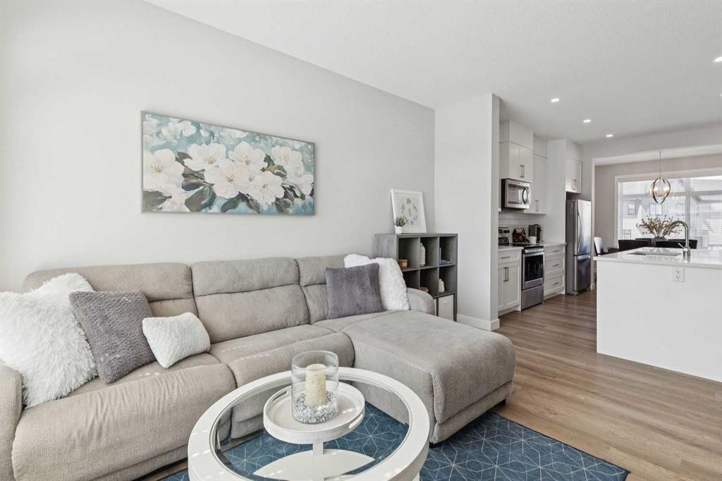 71 Sage Meadows Circle Nw, Calgary, AB - Indoor Photo Showing Living Room