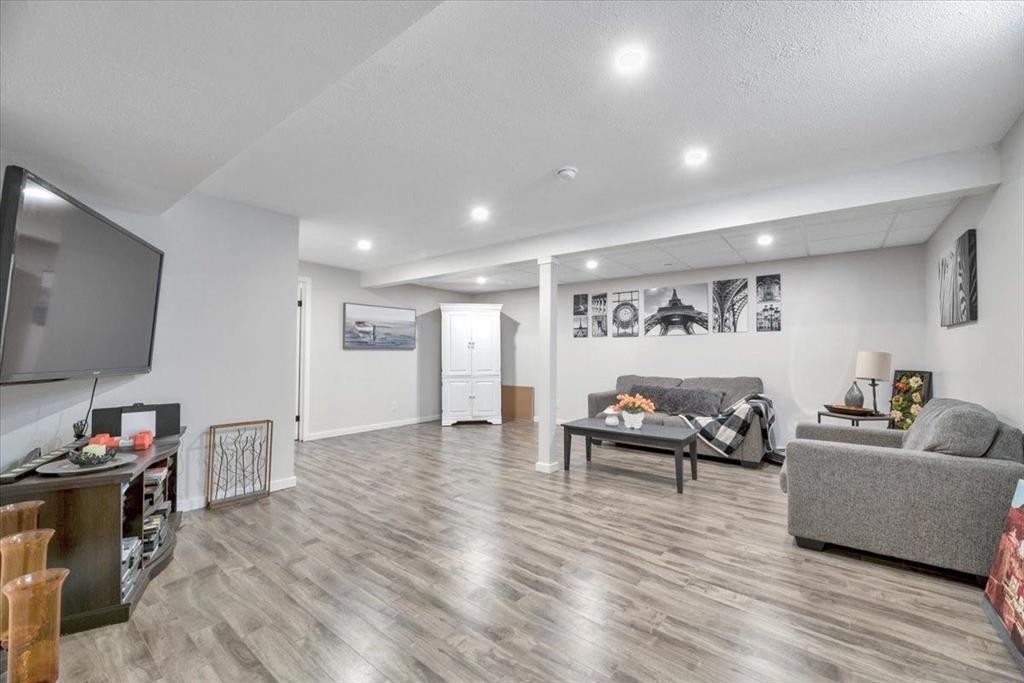 112 Thorson Crescent, Okotoks, AB - Indoor
