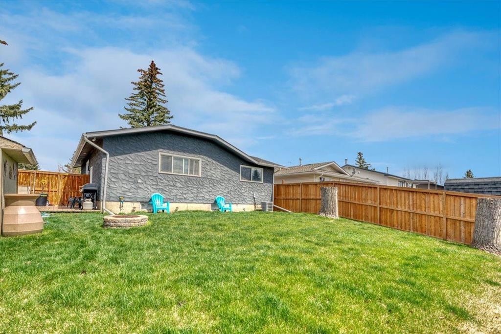 112 Thorson Crescent, Okotoks, AB - Outdoor