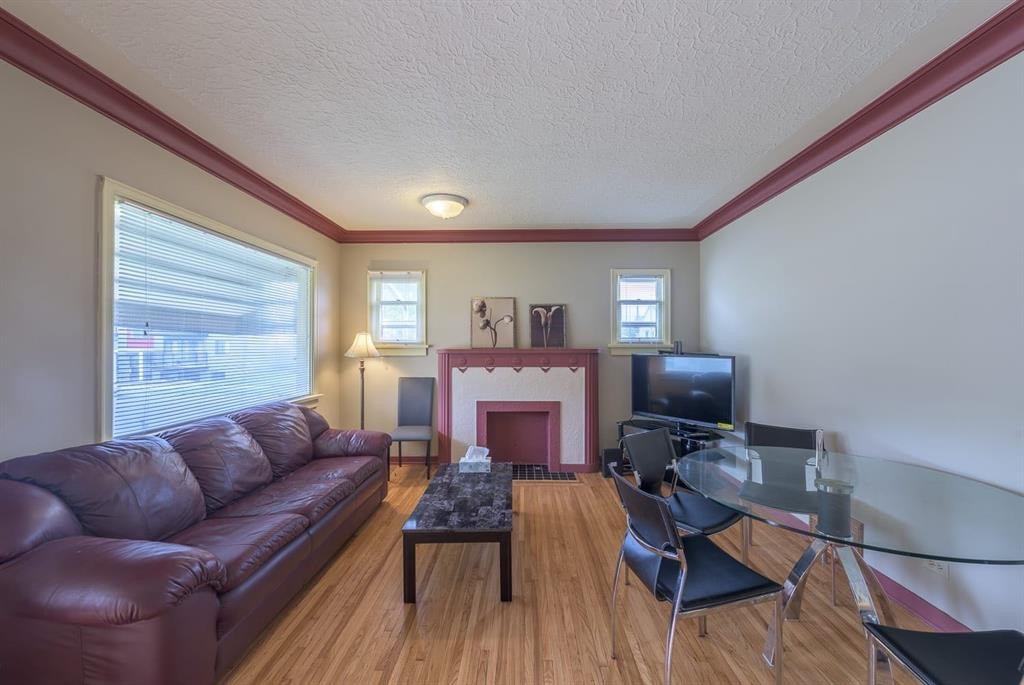 202 15 Avenue Ne, Calgary, AB