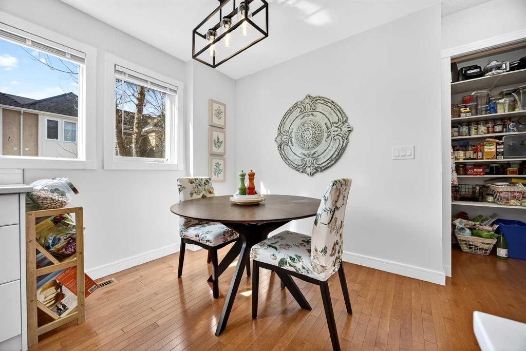 94 Candle Terrace Sw, Calgary, AB
