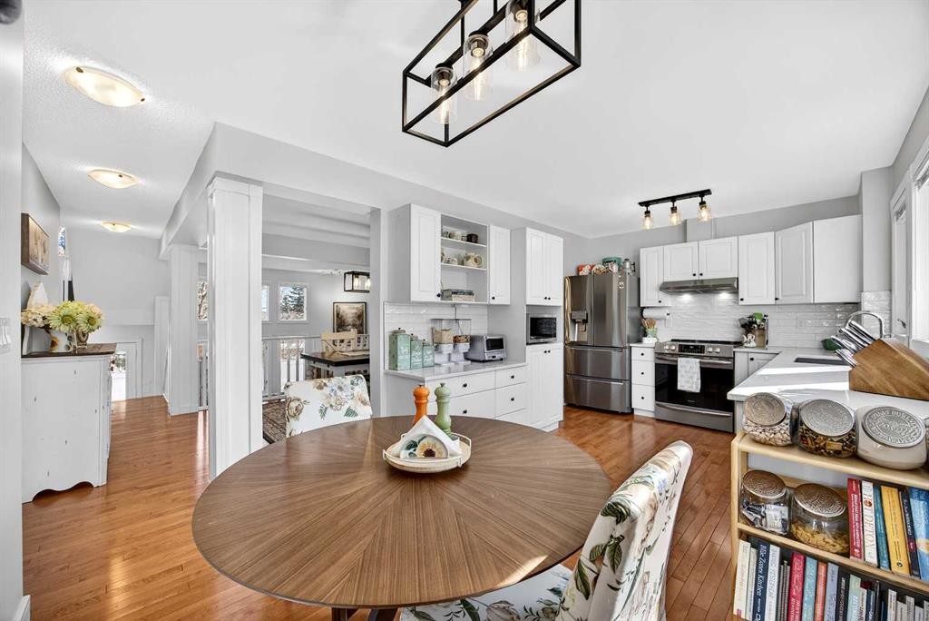 94 Candle Terrace Sw, Calgary, AB