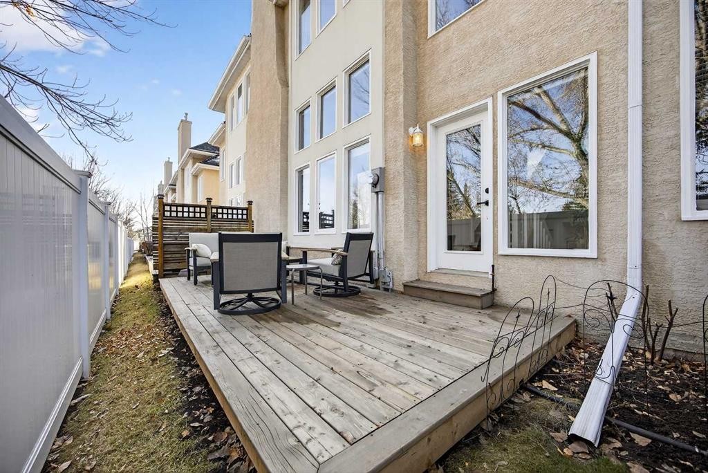 94 Candle Terrace Sw, Calgary, AB