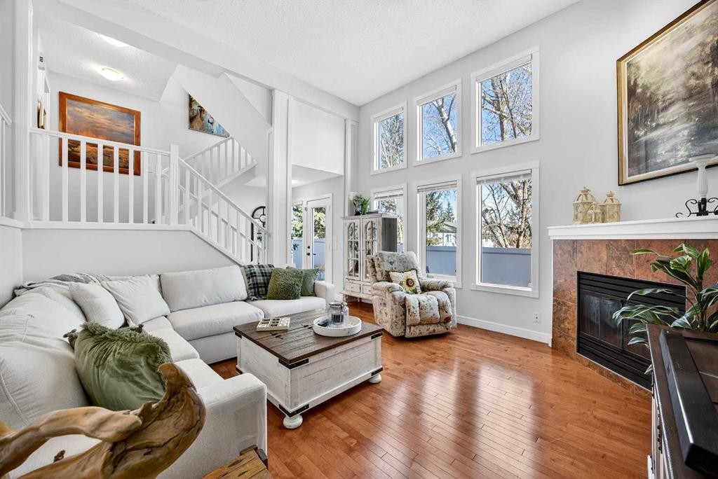 94 Candle Terrace Sw, Calgary, AB