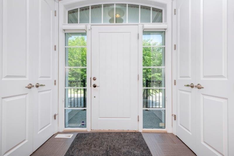 1 Murmansk Way Sw, Calgary, AB - Indoor Photo Showing Other Room