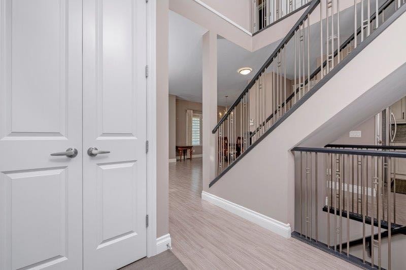 1 Murmansk Way Sw, Calgary, AB - Indoor Photo Showing Other Room