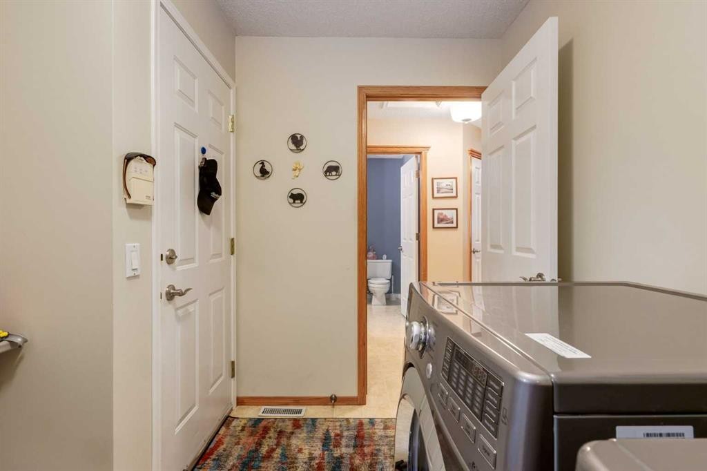 24 Sunmeadows Court Se, Calgary, AB - Indoor