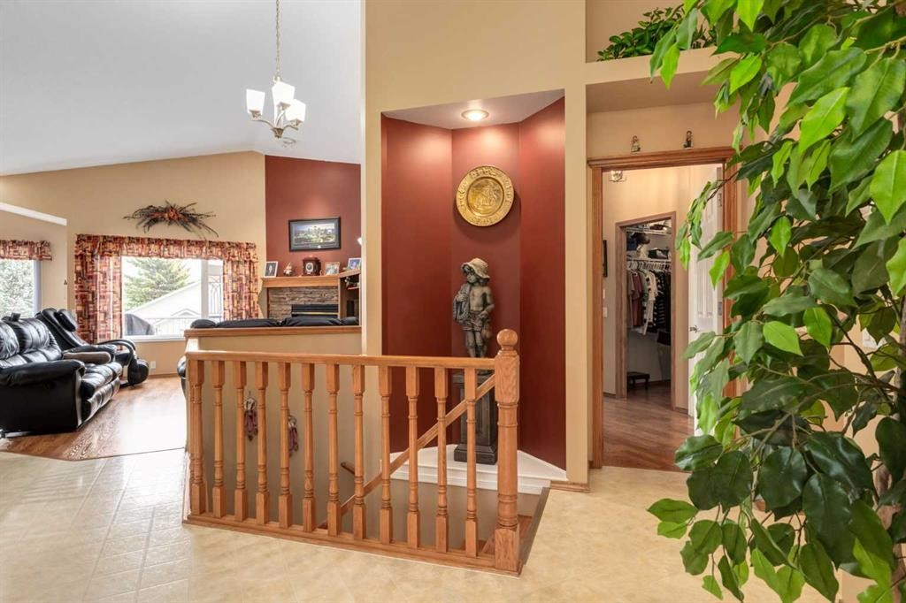 24 Sunmeadows Court Se, Calgary, AB - Indoor Photo Showing Other Room