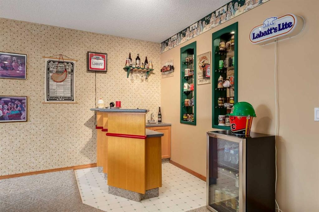 24 Sunmeadows Court Se, Calgary, AB - Indoor Photo Showing Other Room