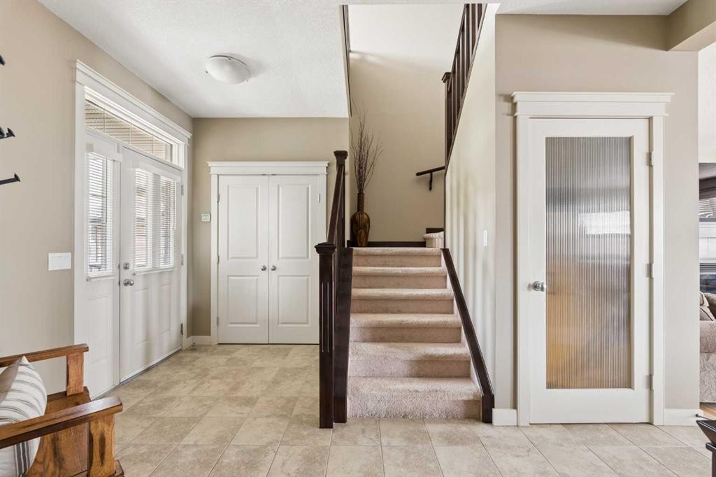 417 Silverado Boulevard Sw, Calgary, AB - Indoor Photo Showing Other Room