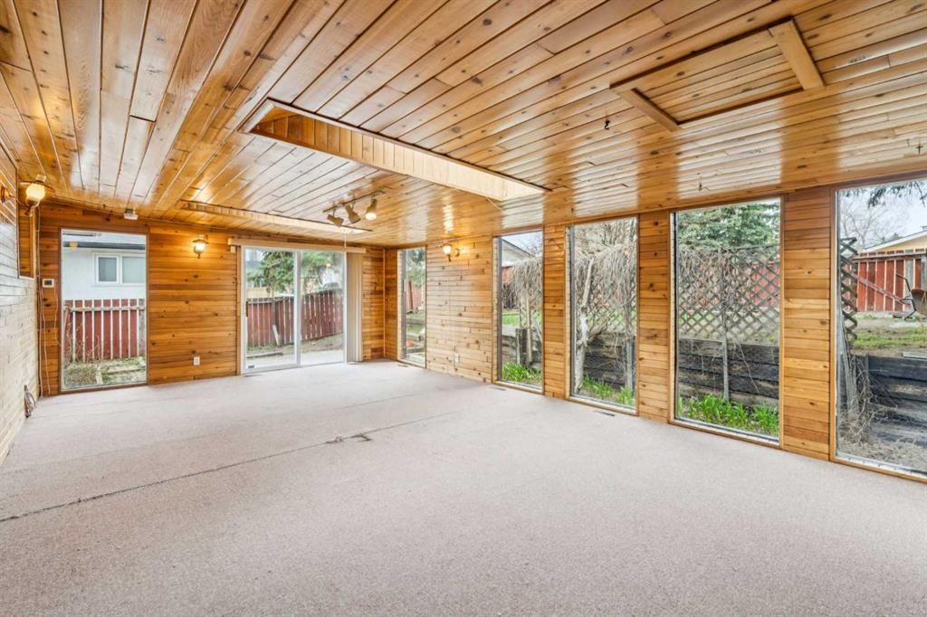 1260 Lake Sylvan Drive Se, Calgary, AB - Outdoor With Exterior